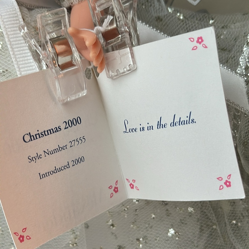 Rare Find - New - Madame Alexander Christmas 2000 Doll - Style 27555 - Picture 4 of 14